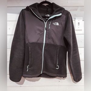 Womens North Face fleece jacket WITH hood!